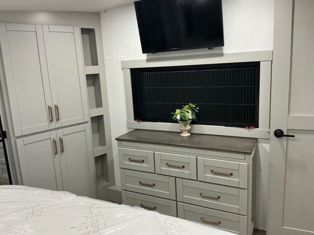 2025 Z  2025 Z  Brinkley - thumbnail 42