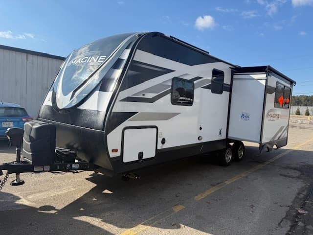 2022 Grand Design 2022 Grand Design Imagine - thumbnail 3