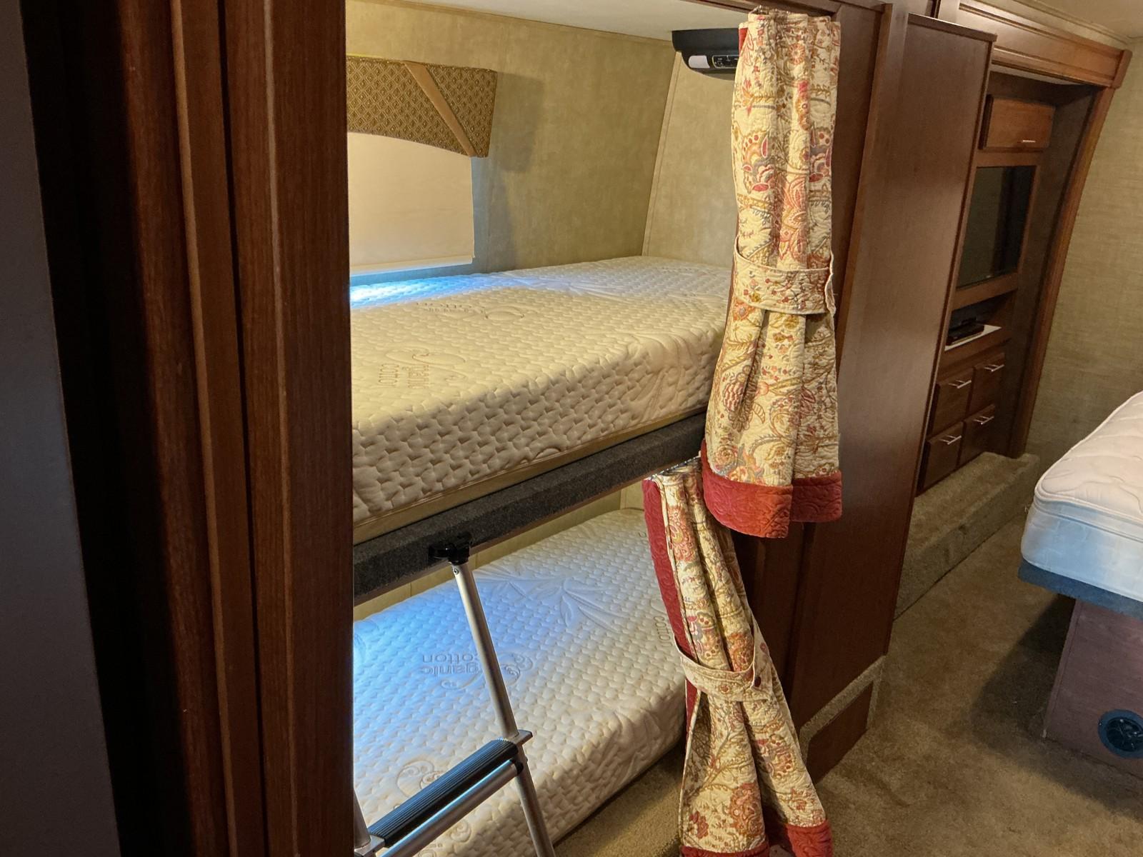 2015 Dynamax 2015 Dynamax DX3 - thumbnail 16