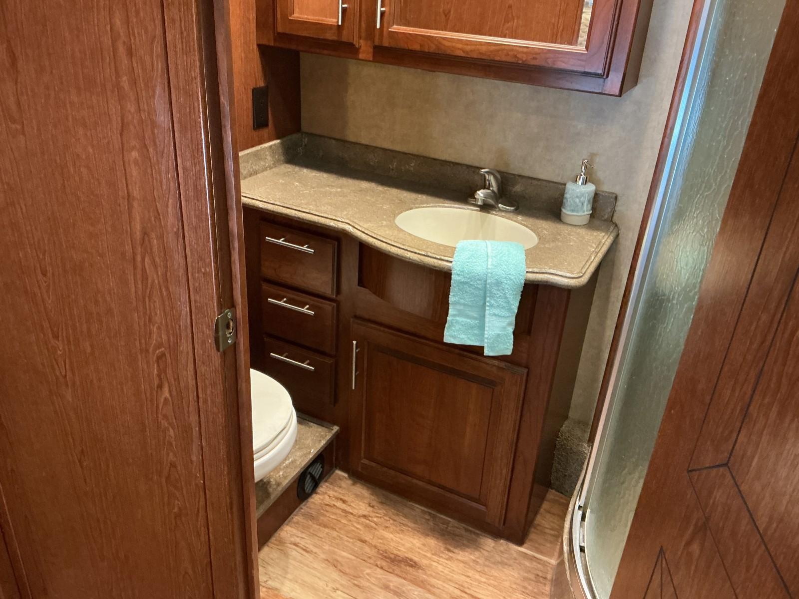 2015 Dynamax 2015 Dynamax DX3 - thumbnail 19