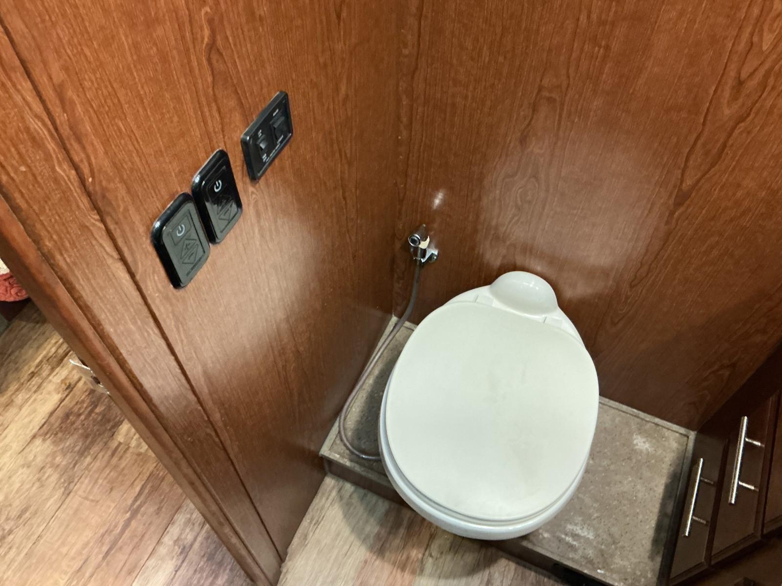 2015 Dynamax 2015 Dynamax DX3 - thumbnail 23