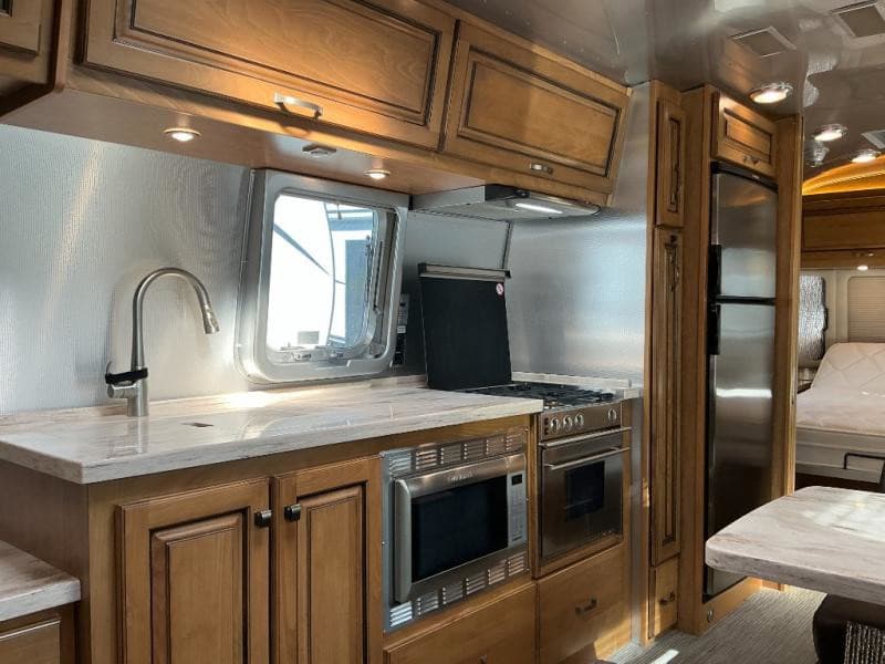 2018 Airstream 2018 Airstream Classic - thumbnail 8