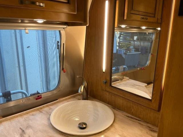 2018 Airstream 2018 Airstream Classic - thumbnail 16