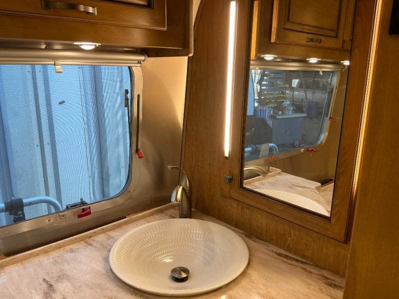 2018 Airstream 2018 Airstream Classic - thumbnail 17