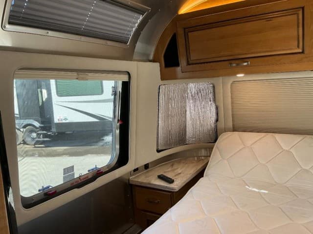 2018 Airstream 2018 Airstream Classic - thumbnail 23