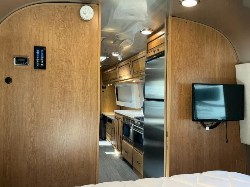 2018 Airstream 2018 Airstream Classic - thumbnail 25