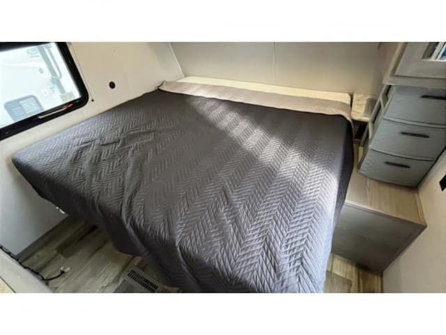 2022 Coleman 2022 Coleman Lantern LT Series - thumbnail 19