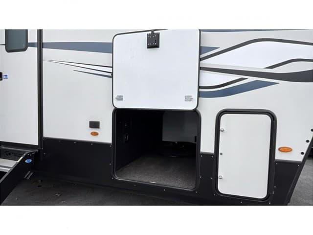 2024 Keystone RV 2024 Keystone RV Montana High Country - thumbnail 8