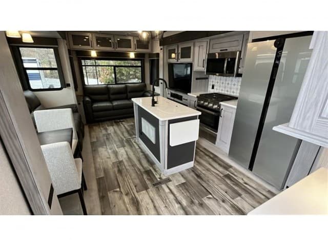 2024 Keystone RV 2024 Keystone RV Montana High Country - thumbnail 10