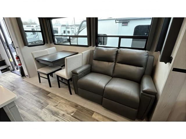 2024 Keystone RV 2024 Keystone RV Montana High Country - thumbnail 13