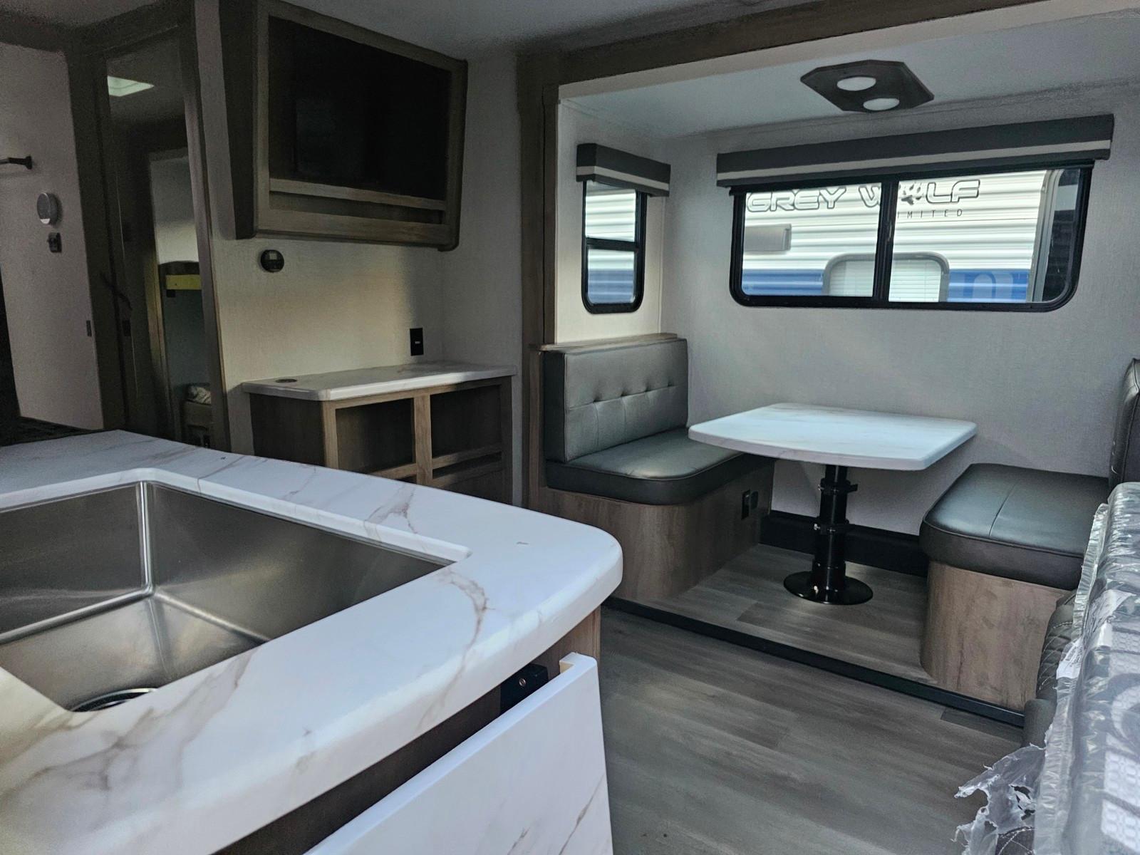 2025 Grand Design 2025 Grand Design Imagine XLS - thumbnail 9