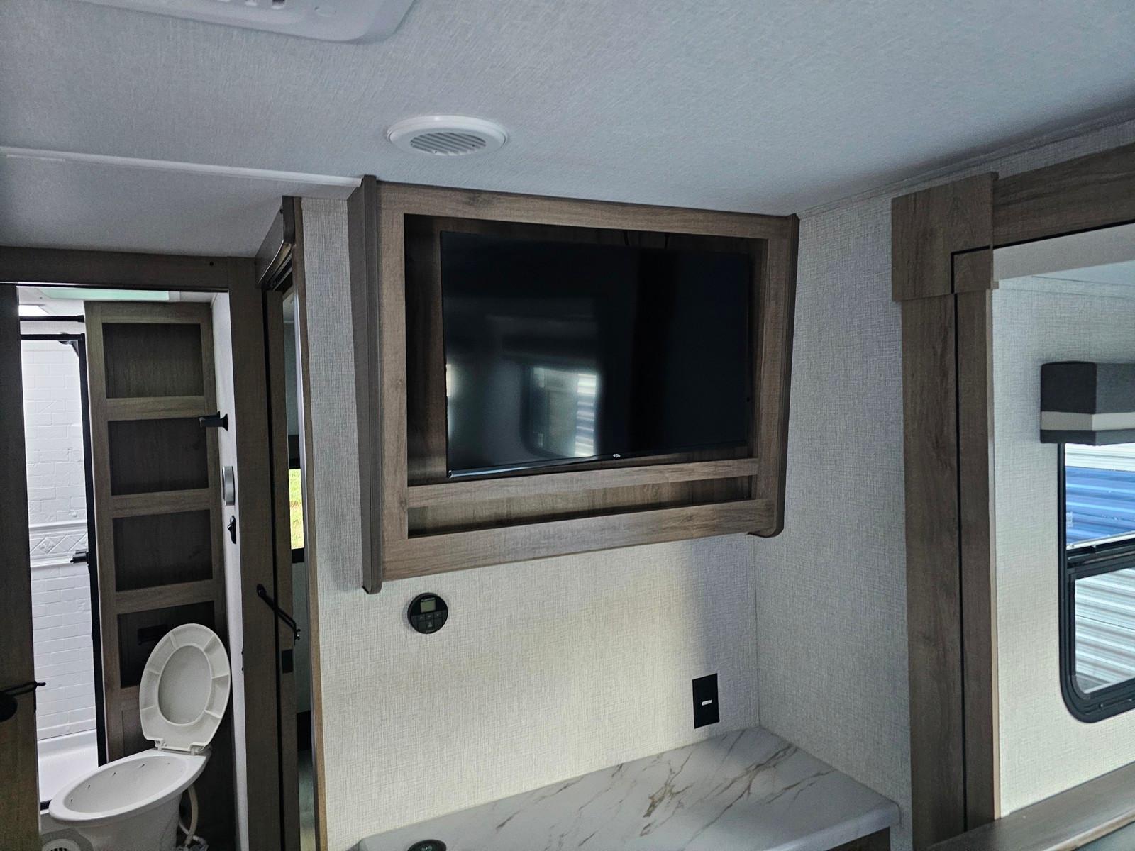 2025 Grand Design 2025 Grand Design Imagine XLS - thumbnail 12