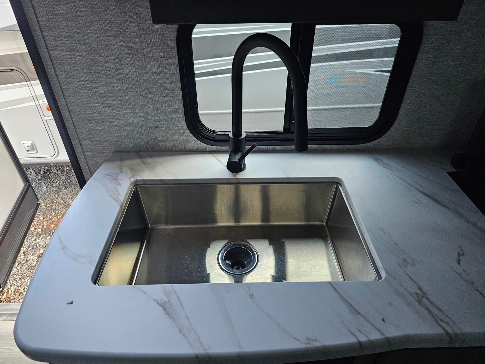 2025 Grand Design 2025 Grand Design Imagine XLS - thumbnail 13