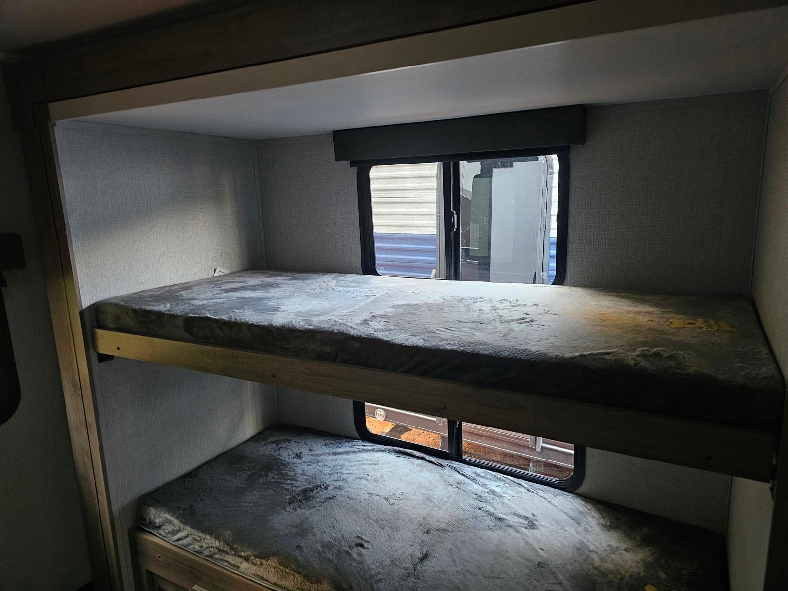 2025 Grand Design 2025 Grand Design Imagine XLS - thumbnail 24