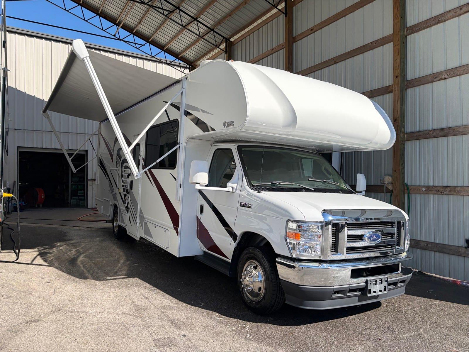 2023 Thor Motor Coach Coleman 27CM