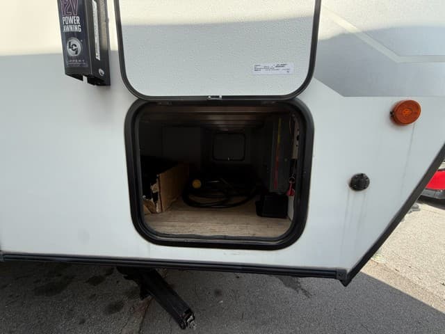 2021 Dutchmen 2021 Dutchmen Coleman Rubicon - thumbnail 10