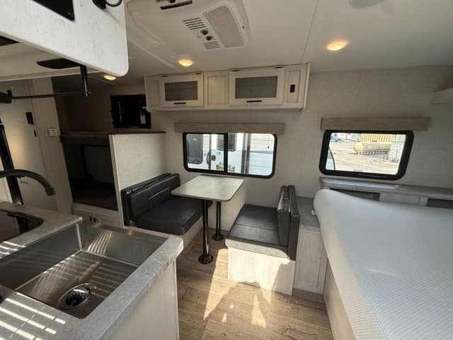 2021 Dutchmen 2021 Dutchmen Coleman Rubicon - thumbnail 13