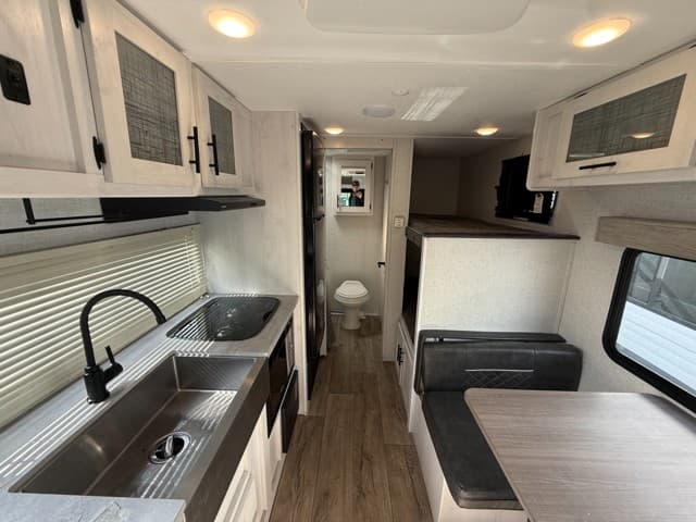 2021 Dutchmen 2021 Dutchmen Coleman Rubicon - thumbnail 21