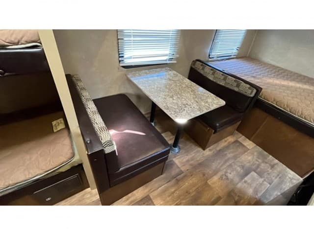 2017 Forest River 2017 Forest River Wildwood FSX - thumbnail 11