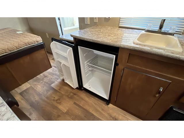 2017 Forest River 2017 Forest River Wildwood FSX - thumbnail 12