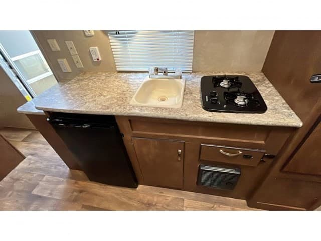 2017 Forest River 2017 Forest River Wildwood FSX - thumbnail 13