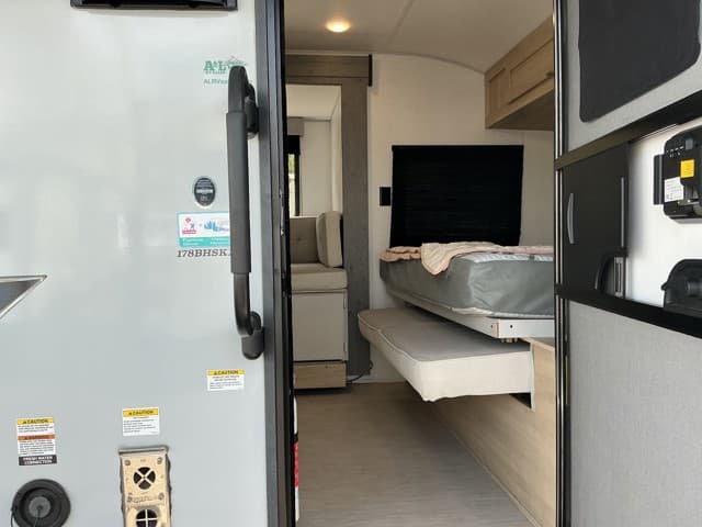 2023 Forest River 2023 Forest River Salem FSX Platinum - thumbnail 3