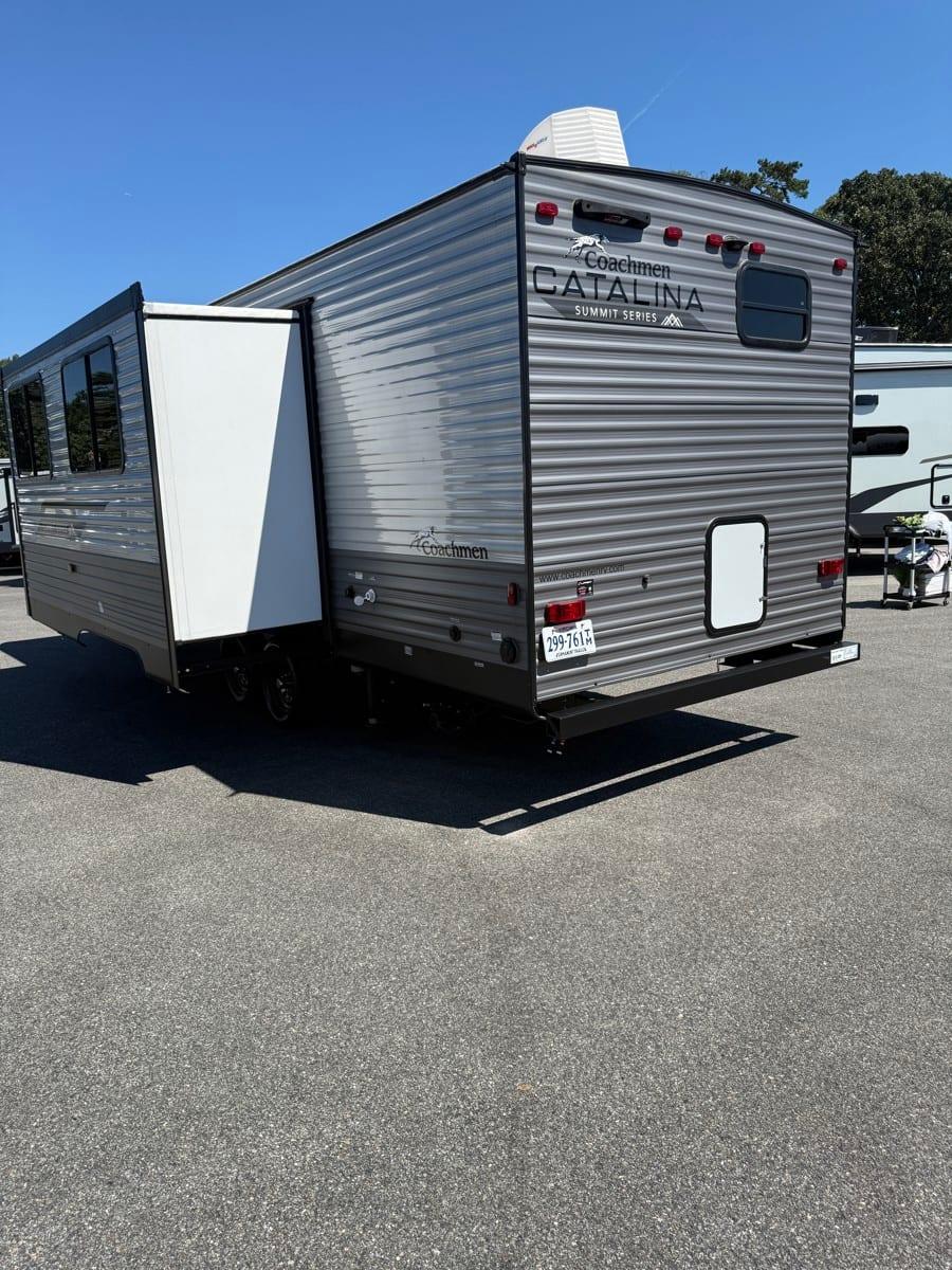 2024 Coachmen 2024 Coachmen Catalina Summit Series - thumbnail 5