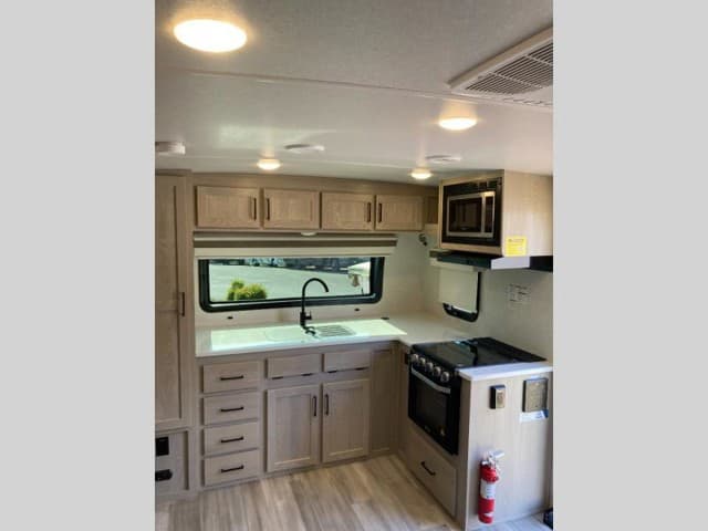 2023 Forest River 2023 Forest River Rockwood Mini Lite - thumbnail 5