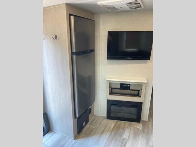 2023 Forest River 2023 Forest River Rockwood Mini Lite - thumbnail 6