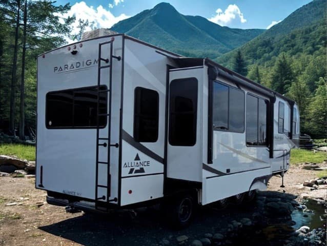 2024 Alliance RV 2024 Alliance RV Paradigm - thumbnail 3