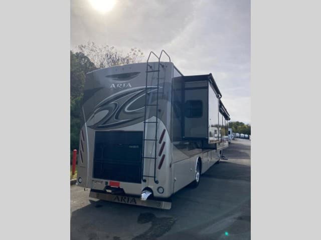 2020 Thor Motor Coach 2020 Thor Motor Coach Aria - thumbnail 4