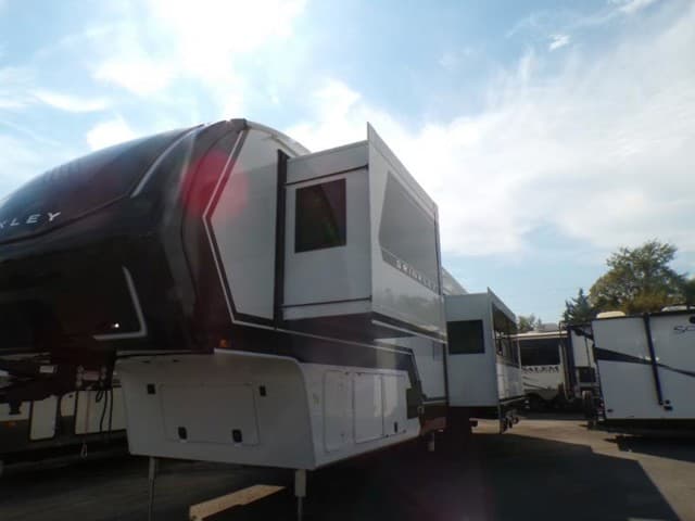 2025 Brinkley RV 2025 Brinkley RV Model Z - thumbnail 3