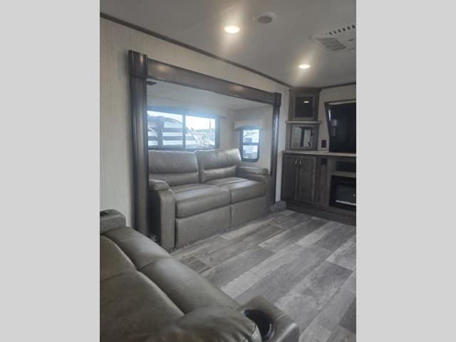 2021 Forest River 2021 Forest River Sierra - thumbnail 8