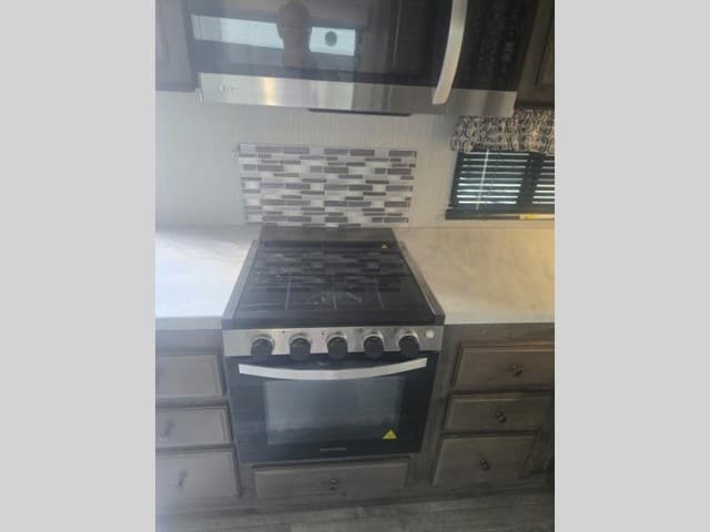 2021 Forest River 2021 Forest River Sierra - thumbnail 16