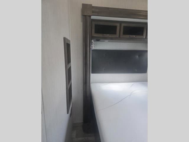 2021 Forest River 2021 Forest River Sierra - thumbnail 27