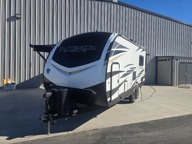 2023 Keystone RV 2023 Keystone RV Outback Ultra-Lite - thumbnail 3
