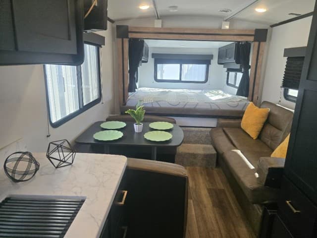 2023 Keystone RV 2023 Keystone RV Outback Ultra-Lite - thumbnail 5