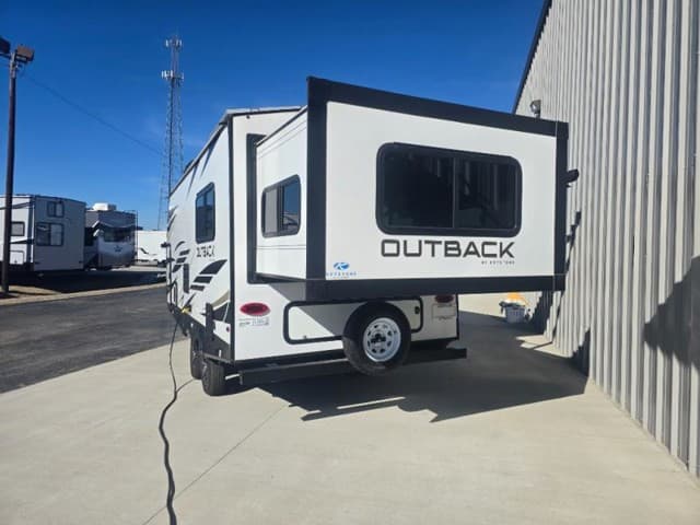 2023 Keystone RV 2023 Keystone RV Outback Ultra-Lite - thumbnail 32