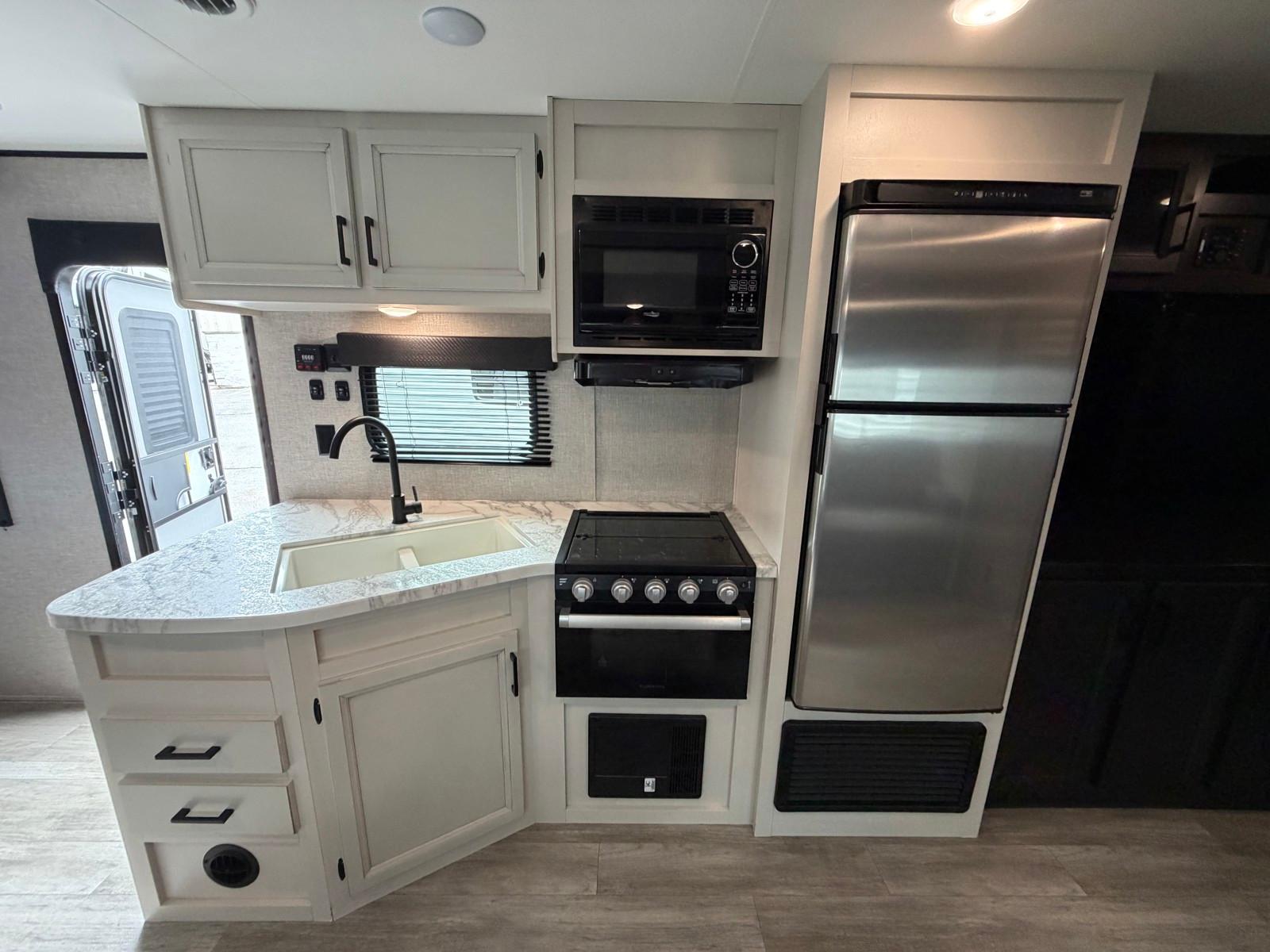 2022 Jayco 2022 Jayco Jay Flight SLX 8 - thumbnail 11