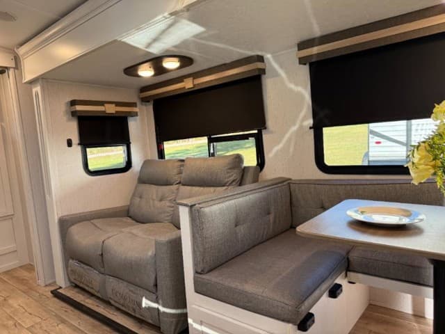 2023 Dutchmen 2023 Dutchmen Astoria - thumbnail 17