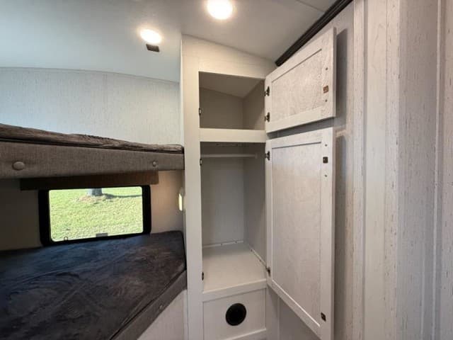 2023 Dutchmen 2023 Dutchmen Astoria - thumbnail 27