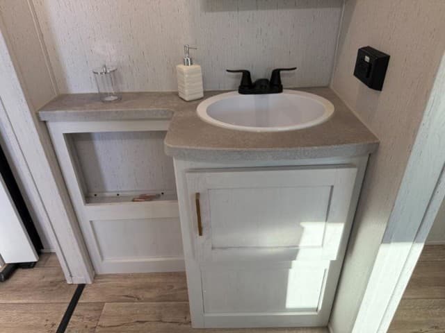 2023 Dutchmen 2023 Dutchmen Astoria - thumbnail 33