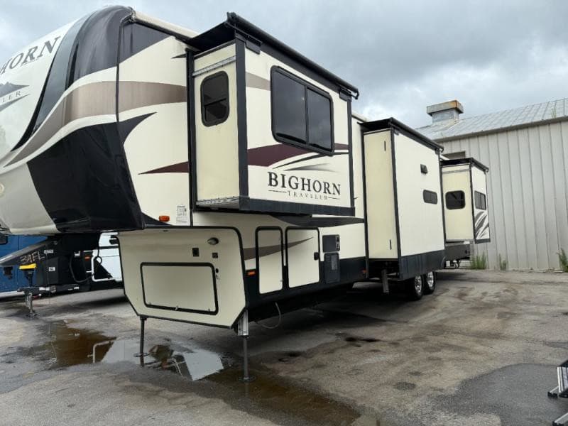 2019 Heartland 2019 Heartland Bighorn - thumbnail 5