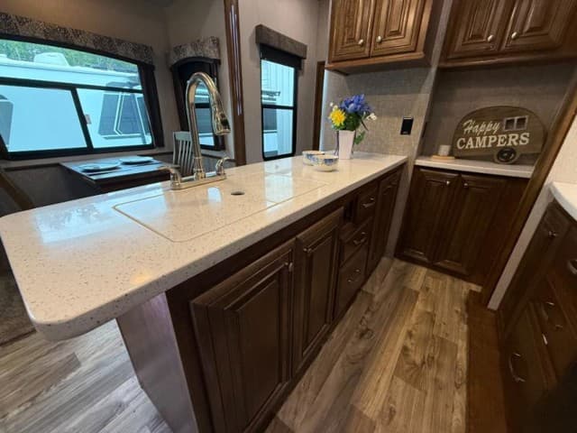 2019 Heartland 2019 Heartland Bighorn - thumbnail 11