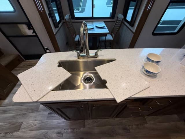 2019 Heartland 2019 Heartland Bighorn - thumbnail 12