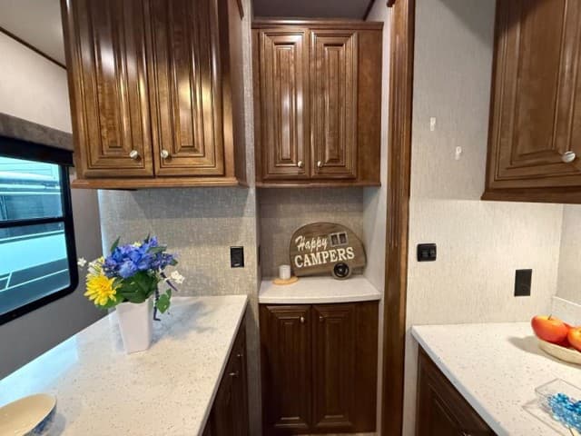 2019 Heartland 2019 Heartland Bighorn - thumbnail 13