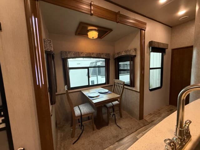 2019 Heartland 2019 Heartland Bighorn - thumbnail 14