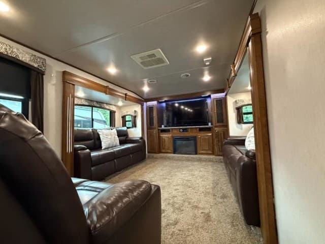 2019 Heartland 2019 Heartland Bighorn - thumbnail 17