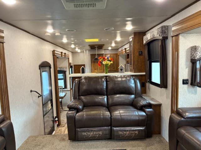 2019 Heartland 2019 Heartland Bighorn - thumbnail 18