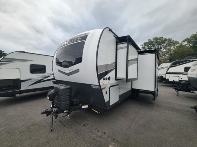 2023 Forest River 2023 Forest River Rockwood Mini Lite - thumbnail 3